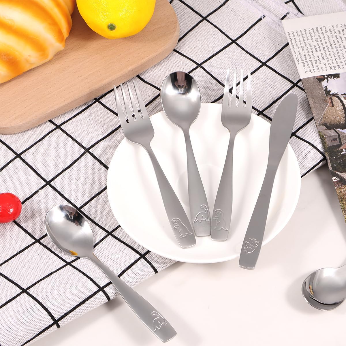 15Pcs Dinosaur Kids Silverware Set Dishwasher Safe